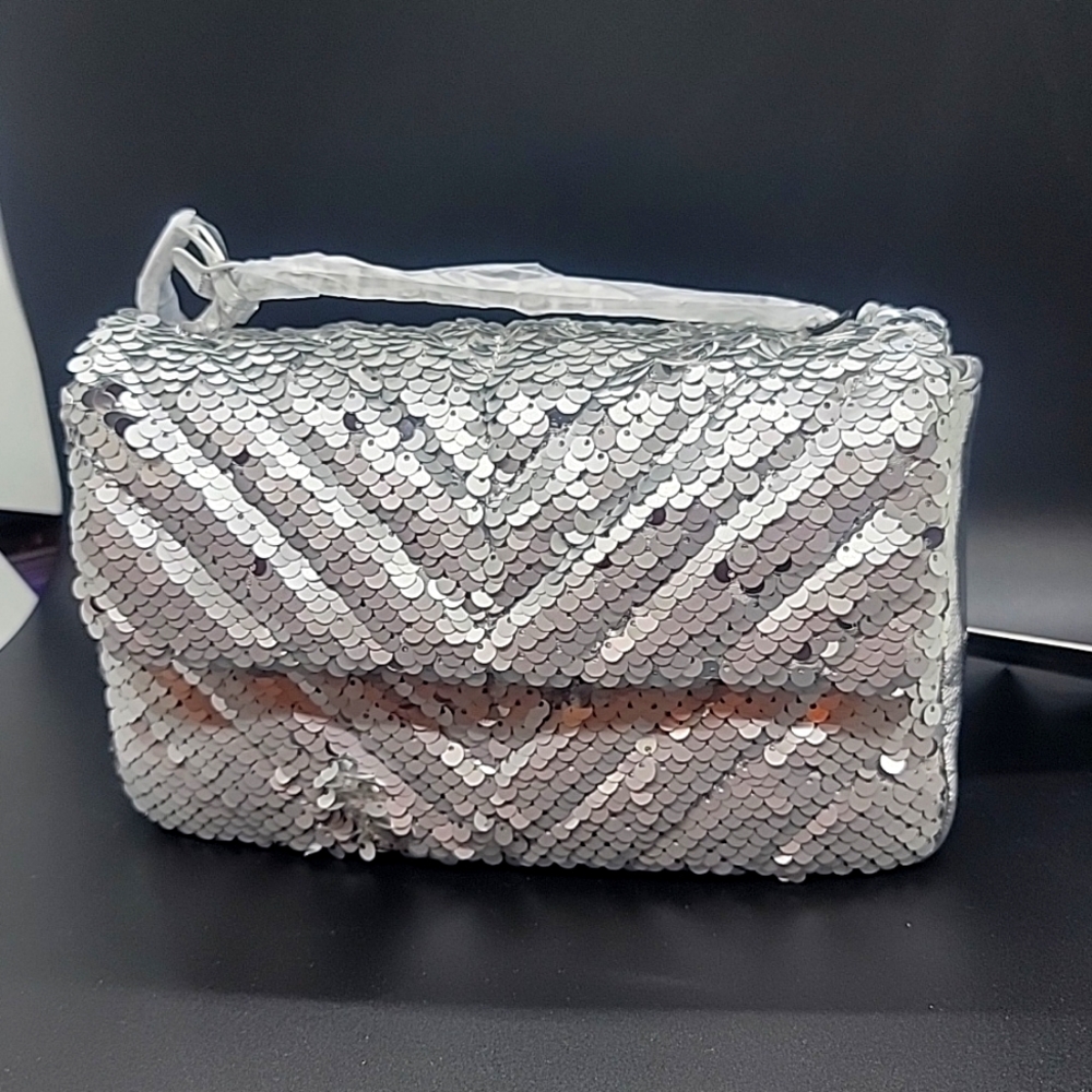 Clutch purse